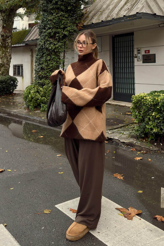 Bej Dik Yaka Bakalava Desen Kadın Triko Kazak - SWİST (2)