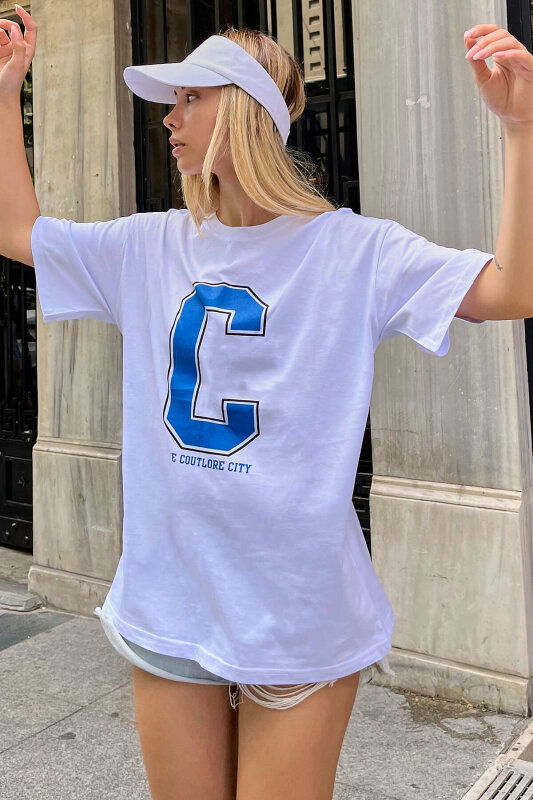 Beyaz C Baskılı Oversize Kadın Tshirt - SWİST