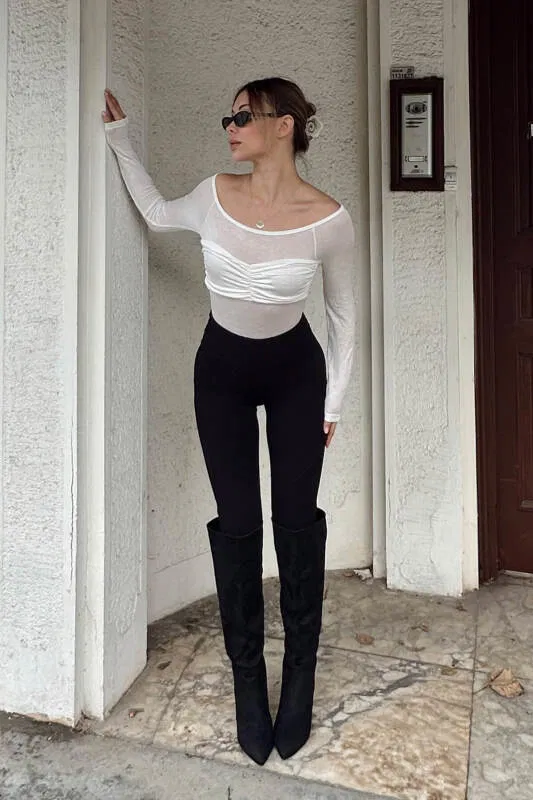 Beyaz Göğüs Büzgülü Kayık Yaka Kadın Transparan Bluz - SWİST (2)