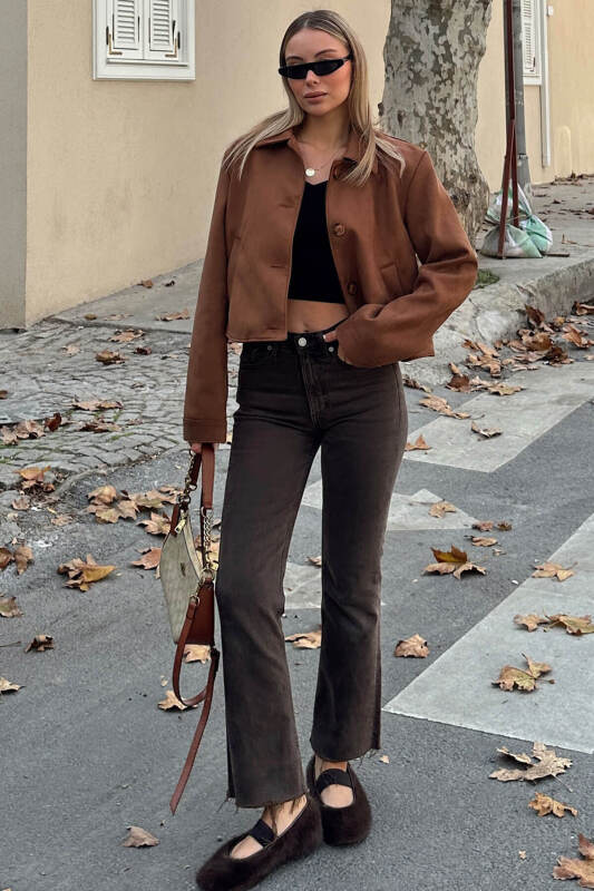 Kahverengi Süet Polo Yaka Düğme Kapamalı Kadın Crop Mont - SWİST