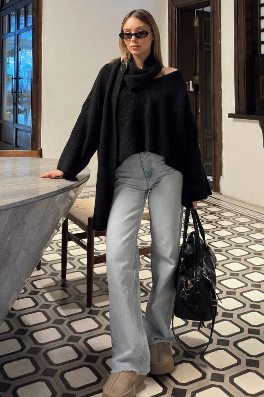 Siyah Atkı Detaylı V Yaka Oversize Kadın Triko Kazak - SWİST (2)