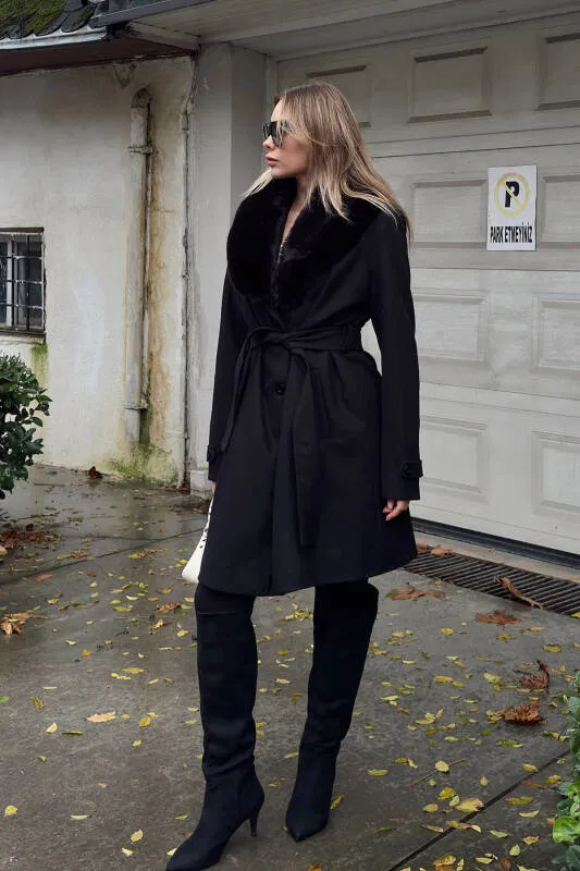 Siyah Yaka Kürklü Kol Manşet Detay Kuşaklı Kadın Kaşe Kaban - SWİST (2)