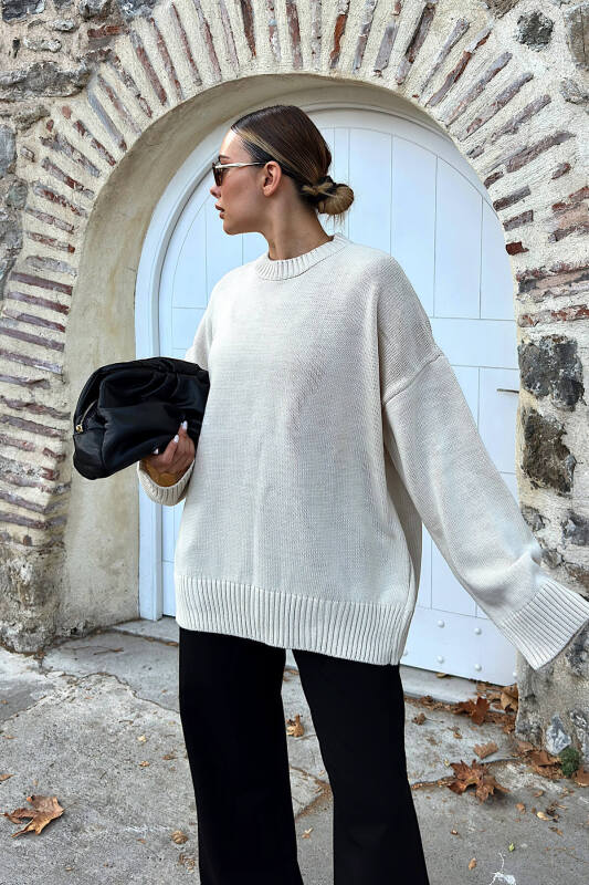 Bej Biscuit Bisiklet Yaka Oversize Kadın Triko Kazak - SWİST (1)