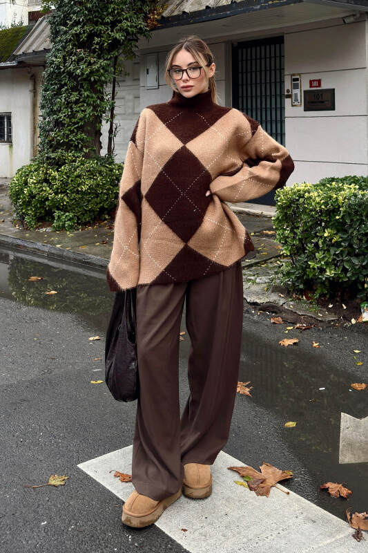 Bej Dik Yaka Bakalava Desen Kadın Triko Kazak - SWİST (1)