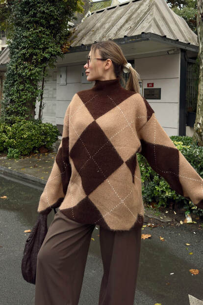 Bej Dik Yaka Bakalava Desen Kadın Triko Kazak - 5