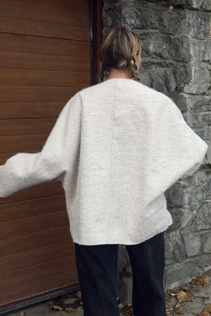 Bej Oversize Bağlama Detaylı Kadın Yün Kaşe Ceket - 5