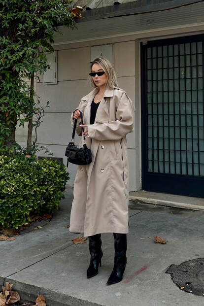 Bej Oversize Kuşaklı Kruvaze Yaka Apoletli Kadın Midi Trençkot - 3