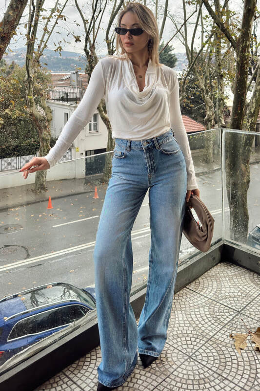 Beyaz Dökümlü Degaje Yaka Uzun Kol Kadın Bluz - SWİST (1)