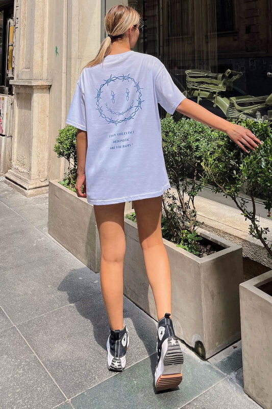 Beyaz Hedonistic Sırt Baskılı Oversize Kadın Tshirt - SWİST (1)