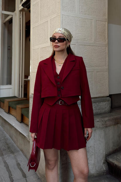 Bordo Blazer Crop Ceket-Yelek- Kemerli Pileli Mini Şort Etek 3’lü Dokuma Kadın Takım - 3