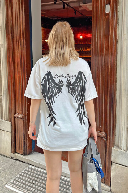 Beyaz Dark Angel Ön-Arka Baskılı Oversize Kadın Tshirt - 4