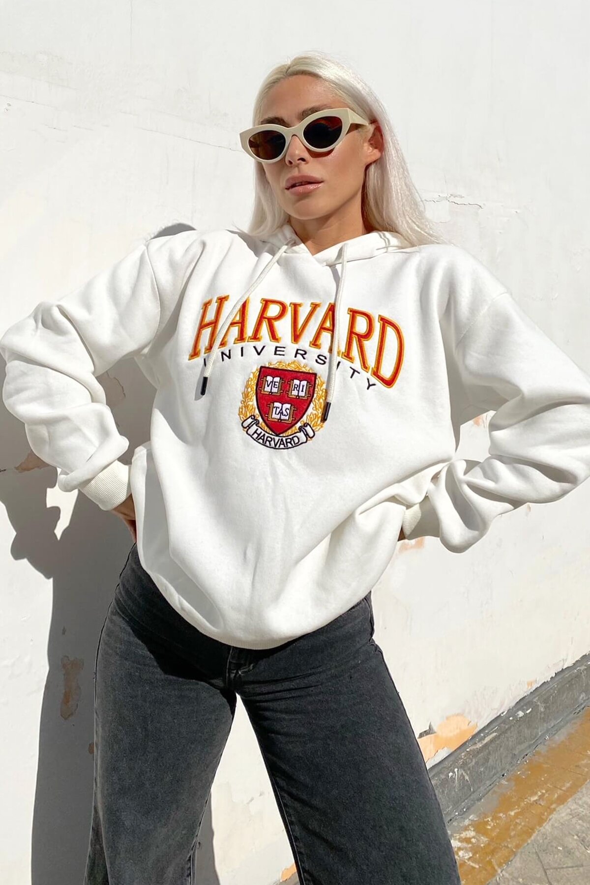 Beyaz Hrvrd Nakışlı Bisiklet Yaka İçi Pamuklu Kadın Sweatshirt - 1