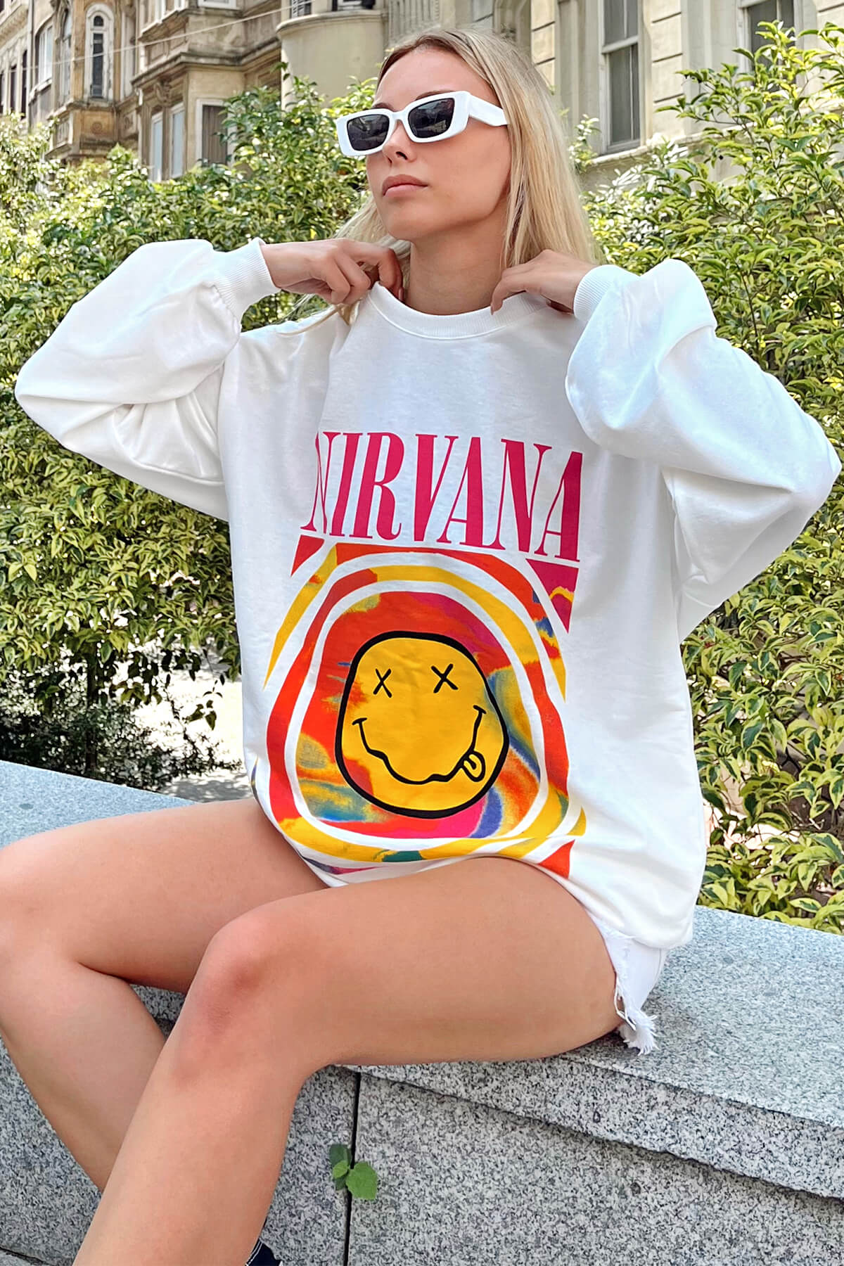 Beyaz Nirvana Baskılı Bisiklet Yaka Kadın Sweatshirt - 4