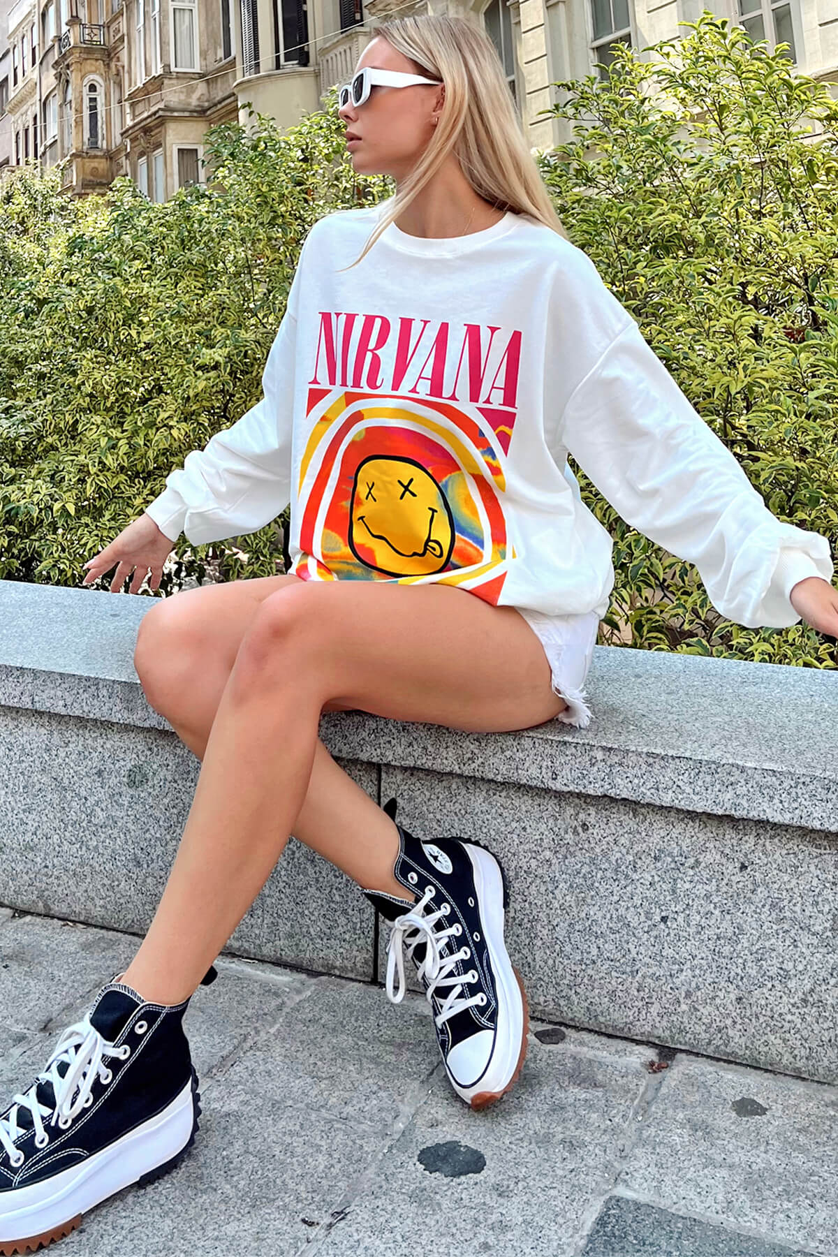 Beyaz Nirvana Baskılı Bisiklet Yaka Kadın Sweatshirt - 2