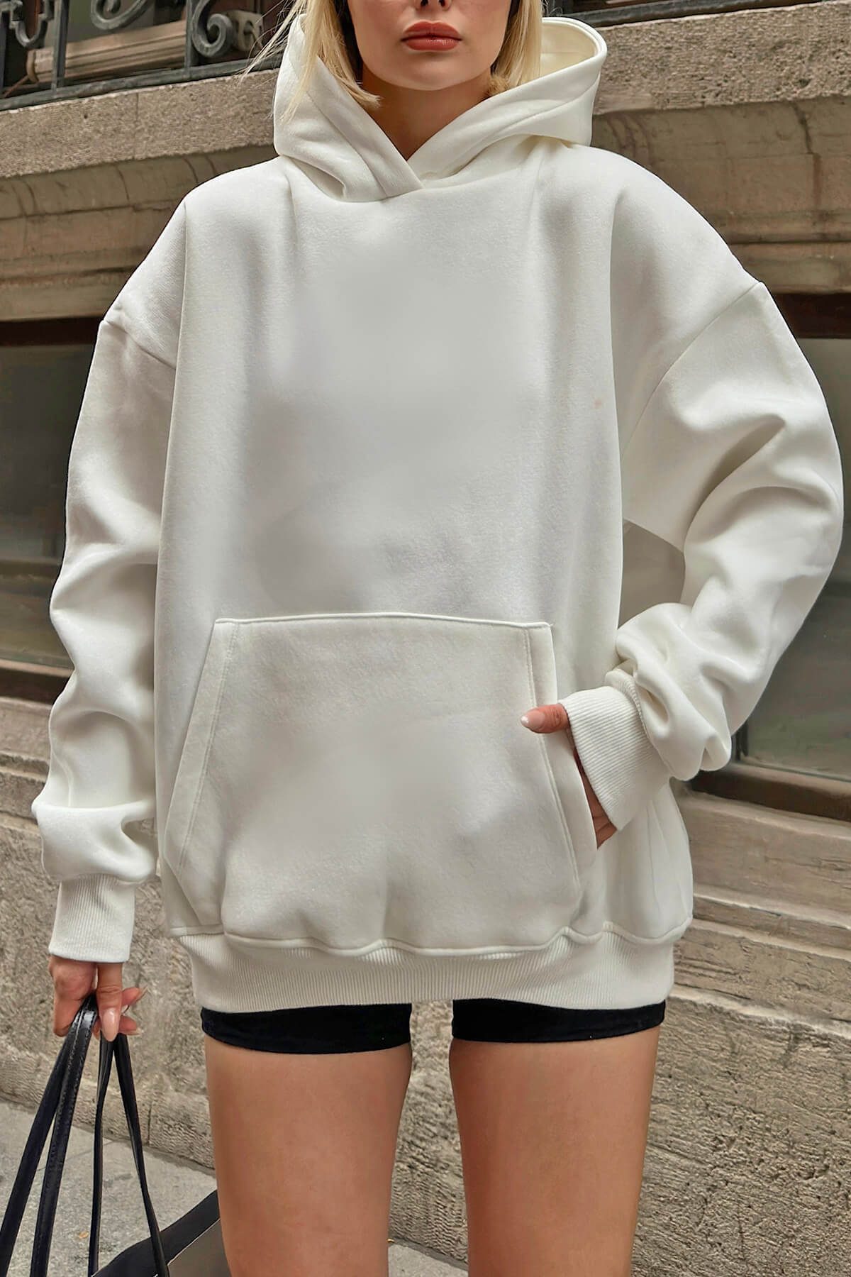 Beyaz Stay Kapüşonlu Kanguru Cepli İçi Polarlı Oversize Kadın Sweatshirt - 4