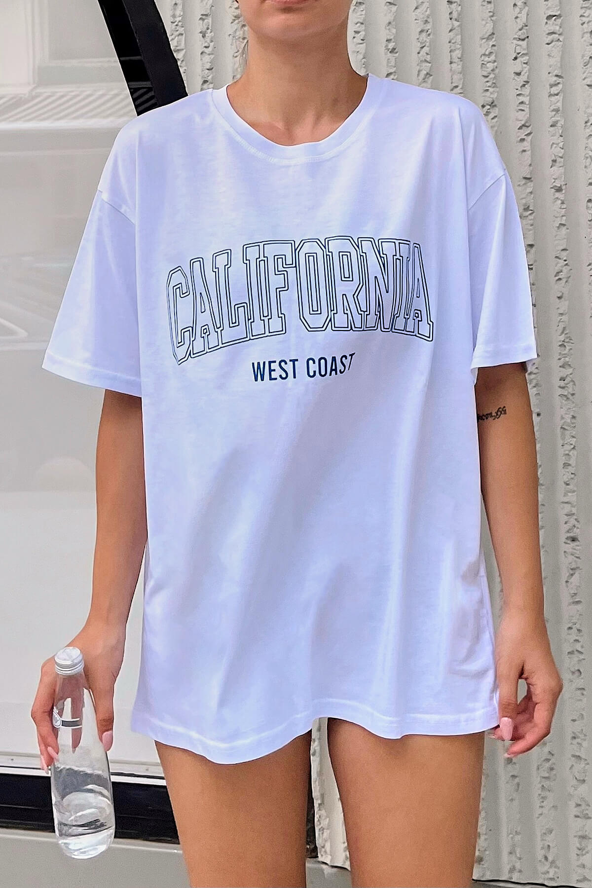 Beyaz West Coast Baskılı Oversize Kadın Tshirt - 2