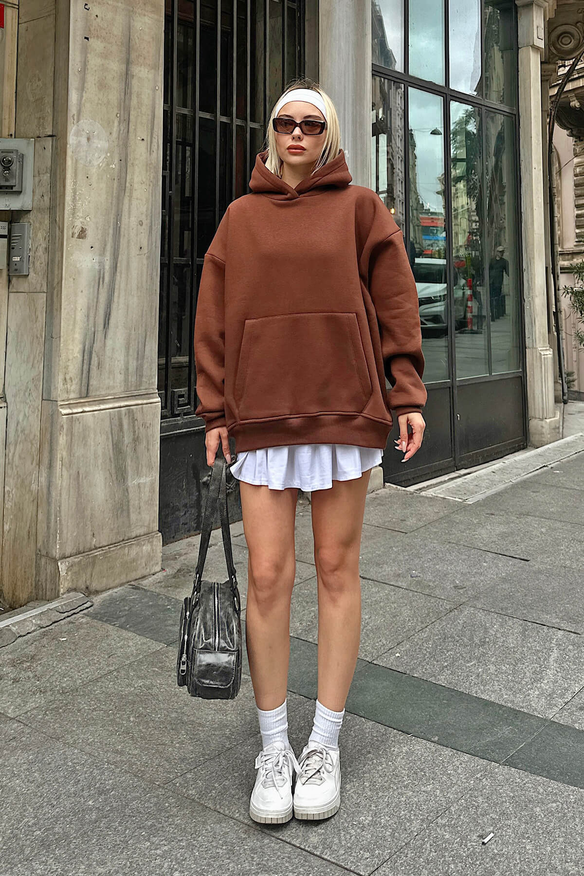 Kahverengi Stay Kapüşonlu Kanguru Cepli İçi Polarlı Oversize Kadın Sweatshirt - 2