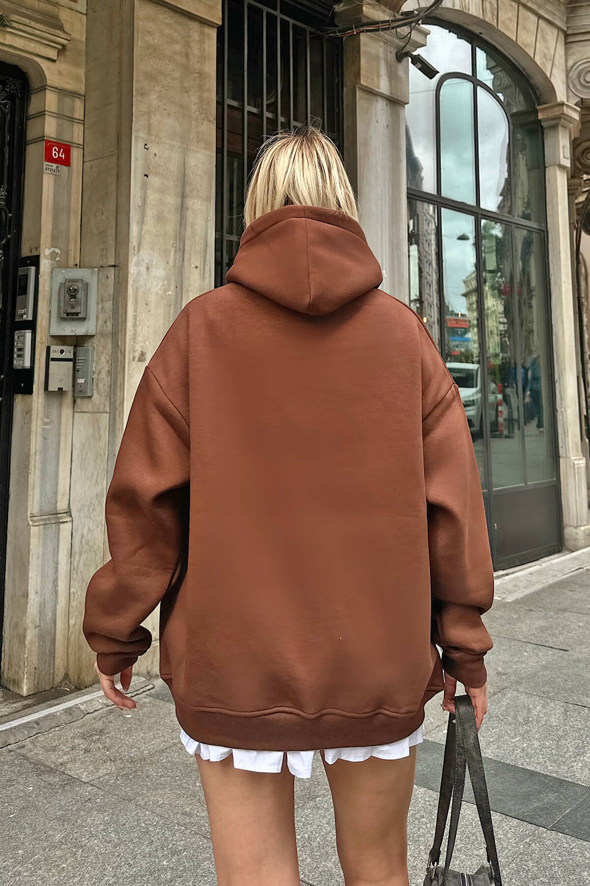 Kahverengi Stay Kapüşonlu Kanguru Cepli İçi Polarlı Oversize Kadın Sweatshirt - 5