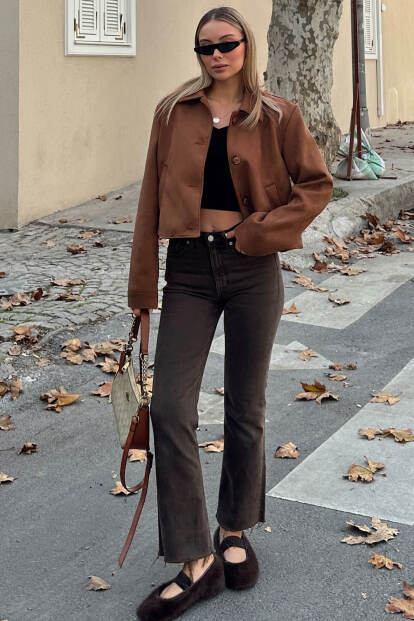 Kahverengi Süet Polo Yaka Düğme Kapamalı Kadın Crop Mont 