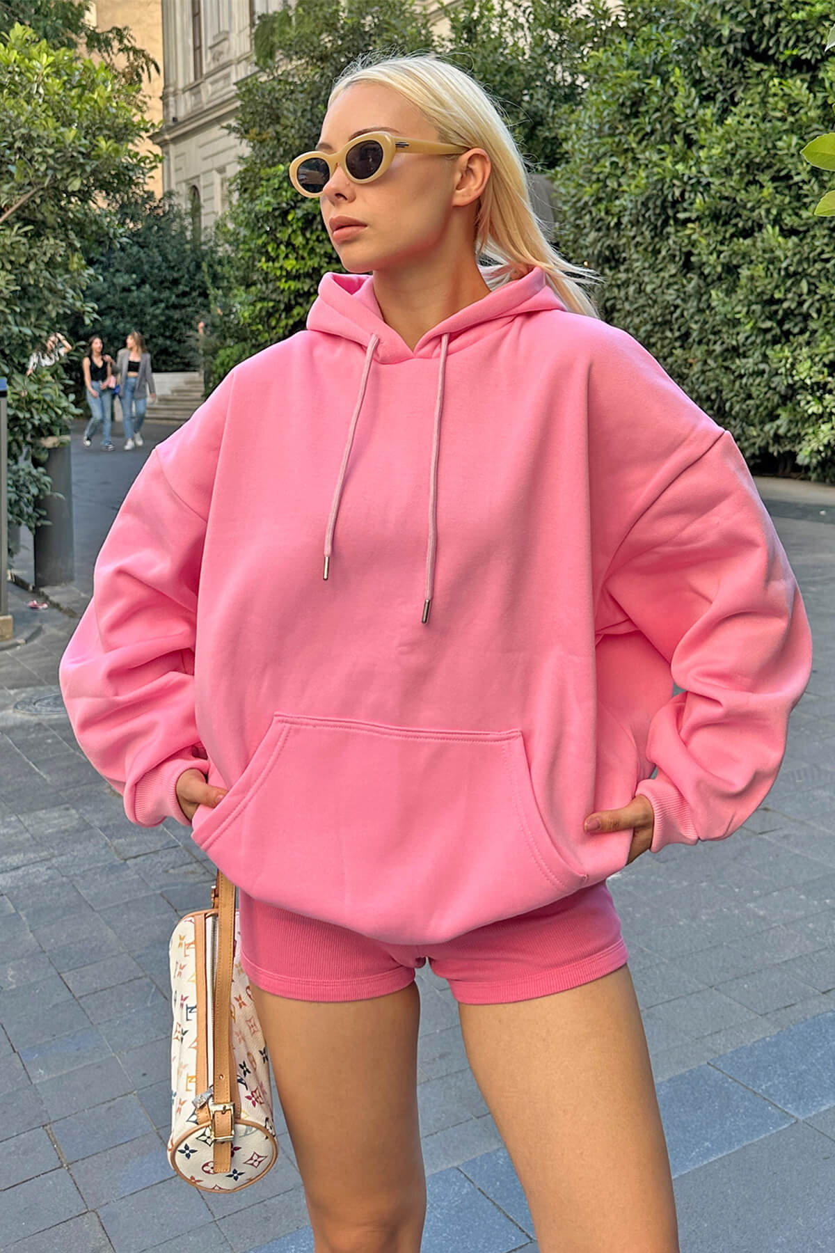 Pembe Oversize Kapüşonlu Kanguru Cepli İçi Polarlı Kadın Sweatshirt - 1