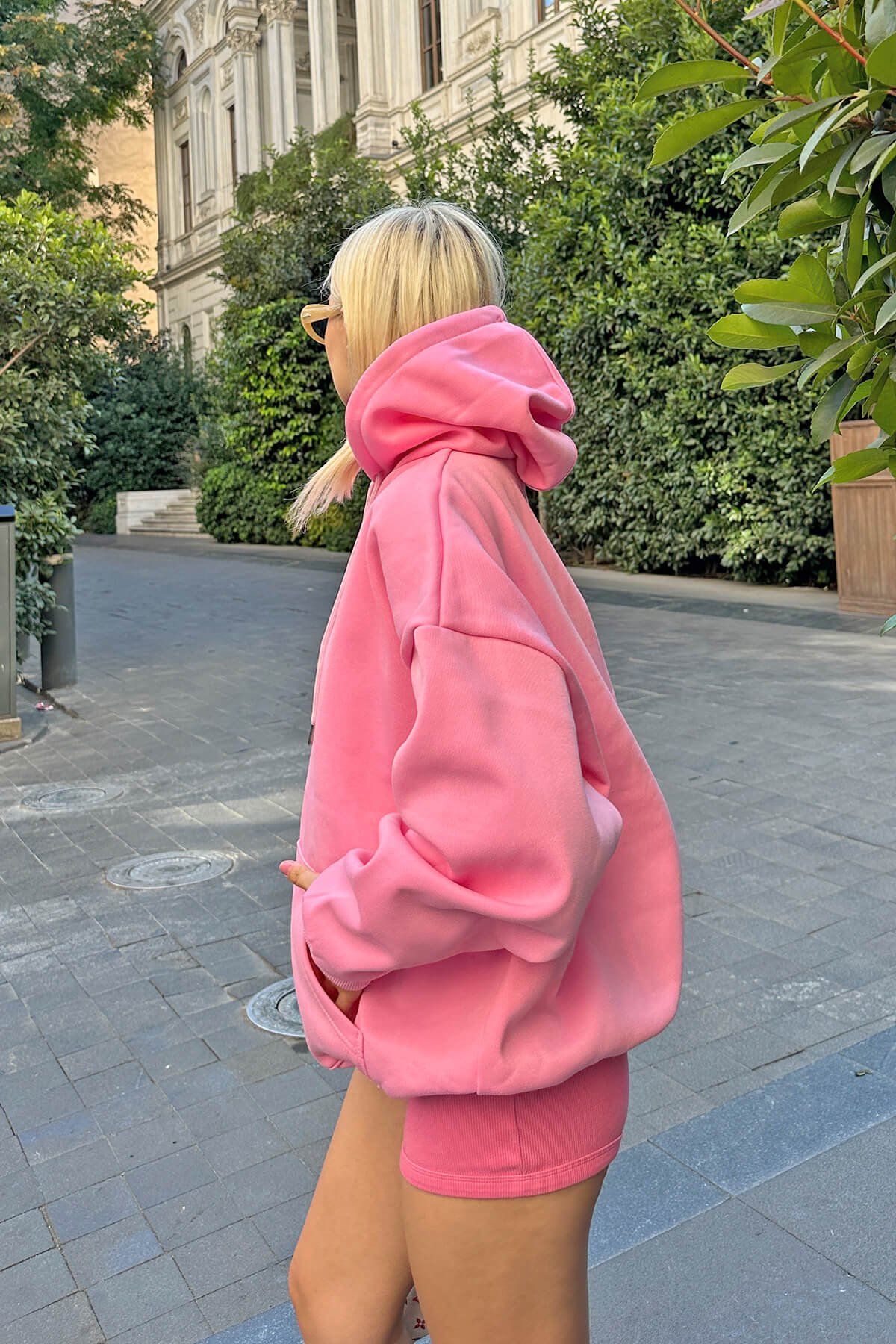 Pembe Oversize Kapüşonlu Kanguru Cepli İçi Polarlı Kadın Sweatshirt - 3