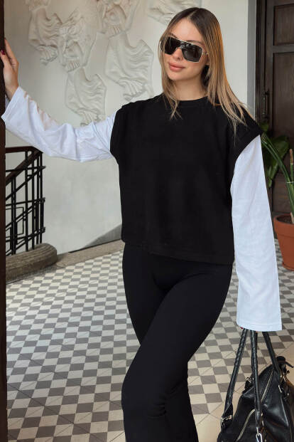 Siyah Bisiklet Yaka Beyaz Kol Garnili Kadın Crop Sweat 