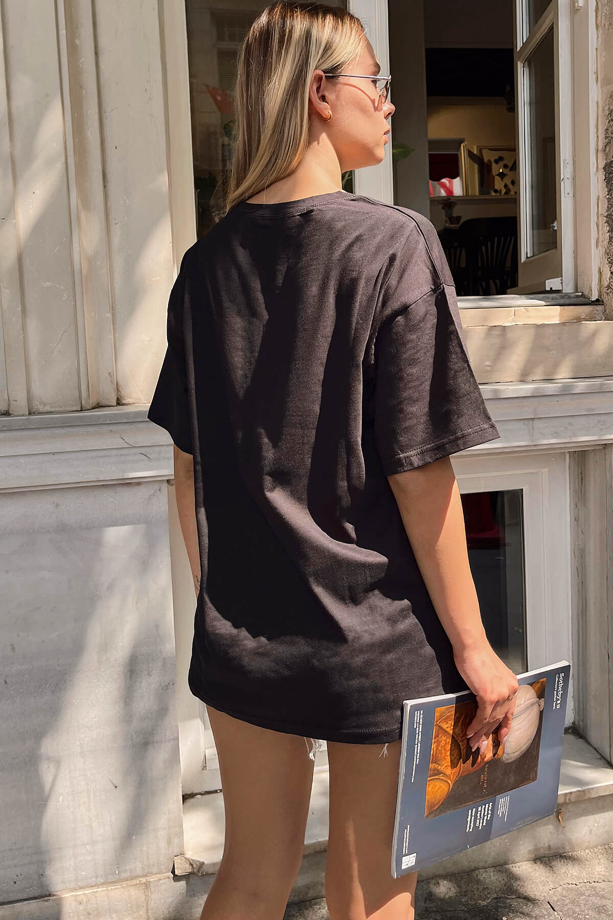 Siyah Kuru Kafa Gül Baskılı Oversize Kadın Tshirt - 3