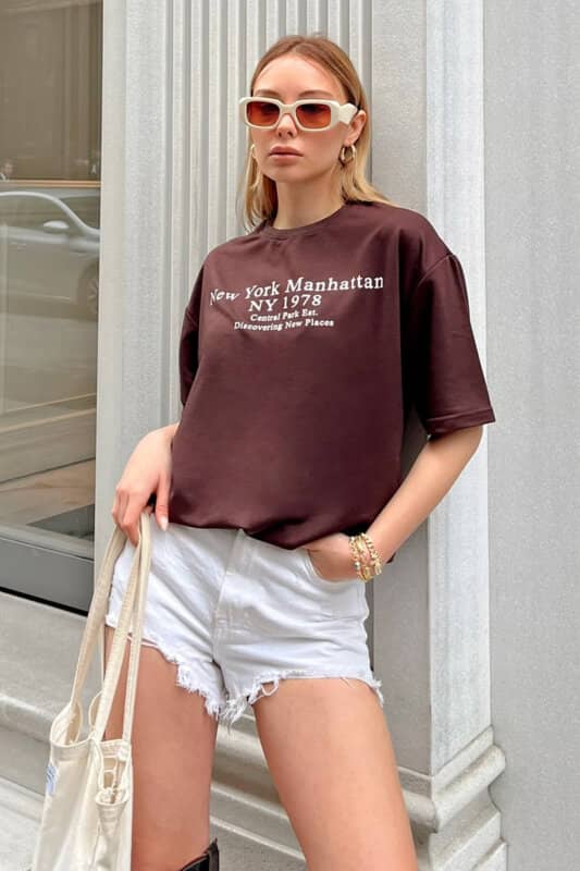 Kahverengi Manhttn Baskılı Oversize Kadın Tshirt - SWİST