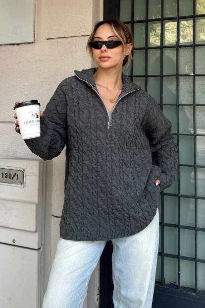 Füme Fermuarlı Dik Yaka Kalın Saç Örgü Oversize Kadın Triko Kazak - 2