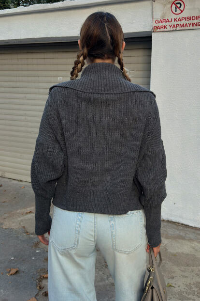 Füme Yulia Fermuarlı Yaka Kadın Triko Crop Hırka - 5