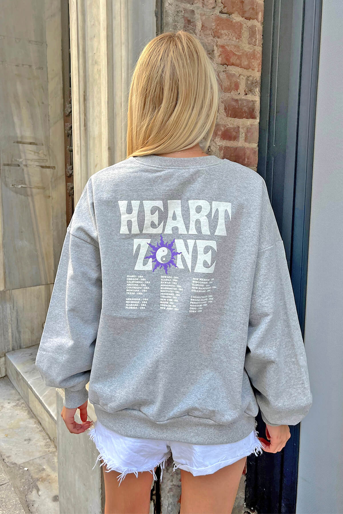 Gri Heart Zone Ön ve Arka Baskılı Kadın Sweatshirt - 4