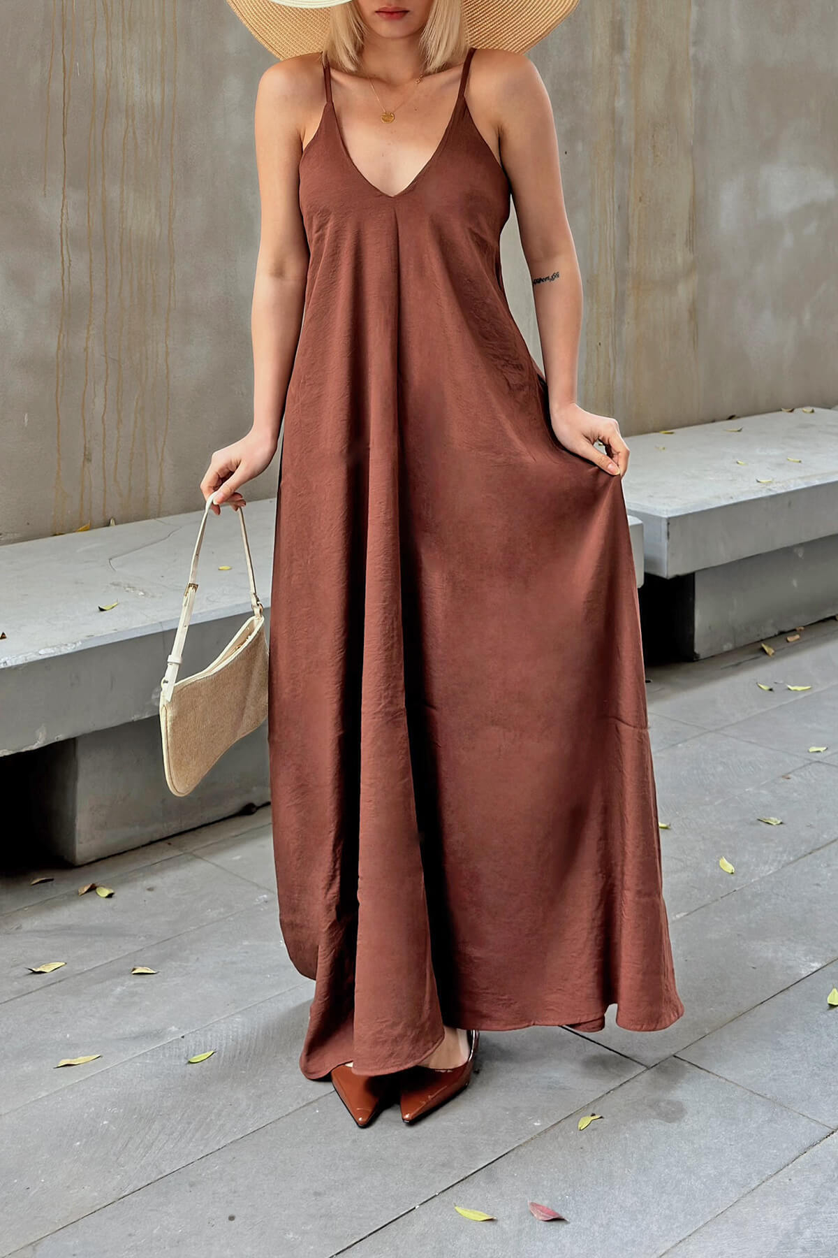 Kahverengi Askılı Relaxed Salaş Kadın Keten Midi Elbise - 4