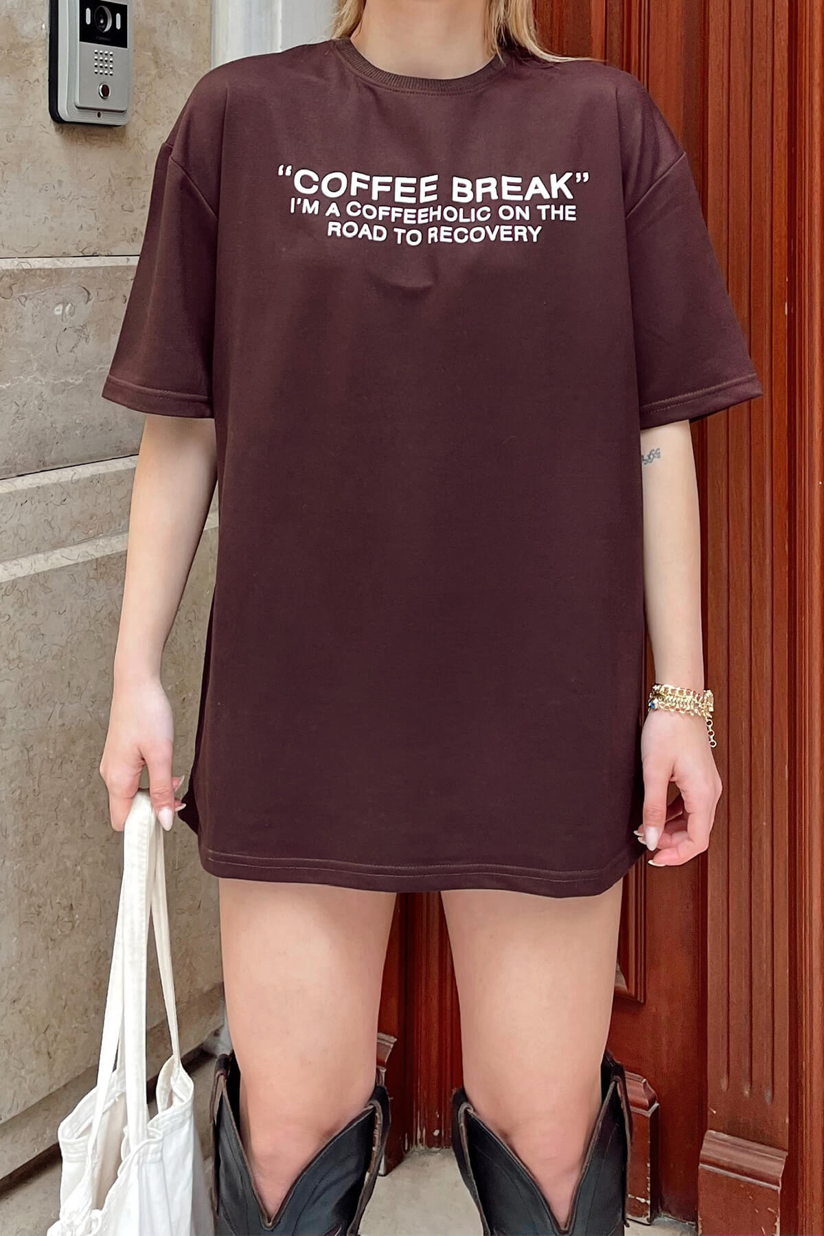 Kahverengi Coffe Baskılı Oversize Kadın Tshirt - 4