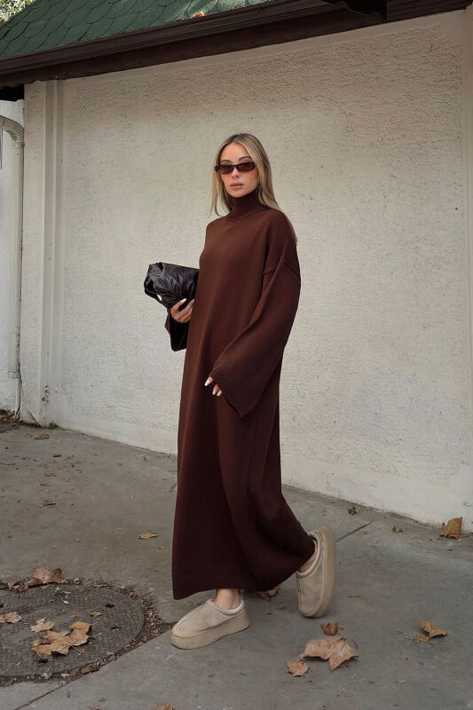 Kahverengi Daly Yarım Balıkçı Oversize Kadın Triko Midi Elbise - SWİST (1)