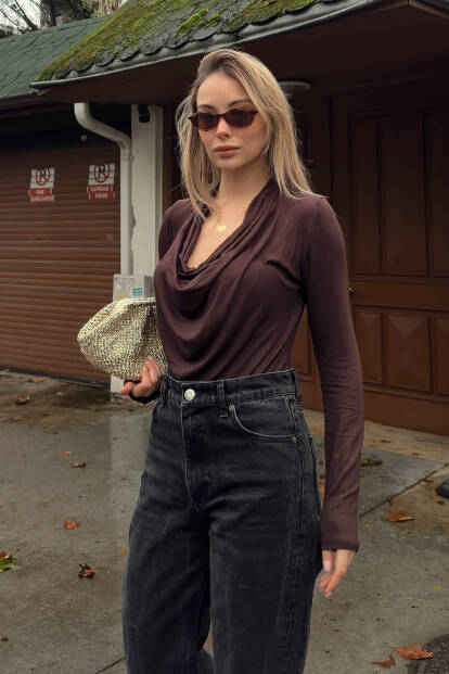 Kahverengi Dökümlü Degaje Yaka Uzun Kol Kadın Bluz - 2