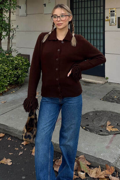 Kahverengi Kol Ucu Püskül Detay Polo Yaka Kadın Triko Hırka - 1