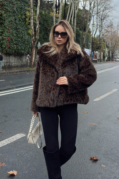 Kahverengi Leopar Desen Kruvaze Yaka Kadın Peluş Kürk - 2
