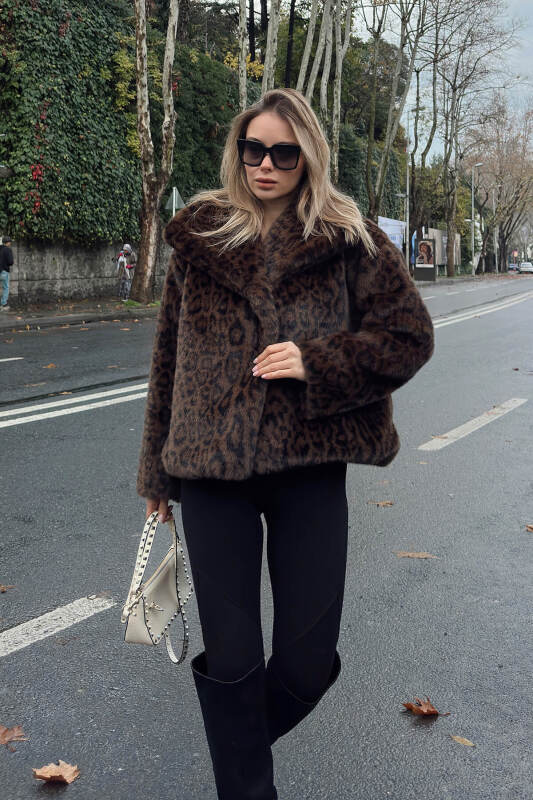 Kahverengi Leopar Desen Kruvaze Yaka Kadın Peluş Kürk - SWİST (1)