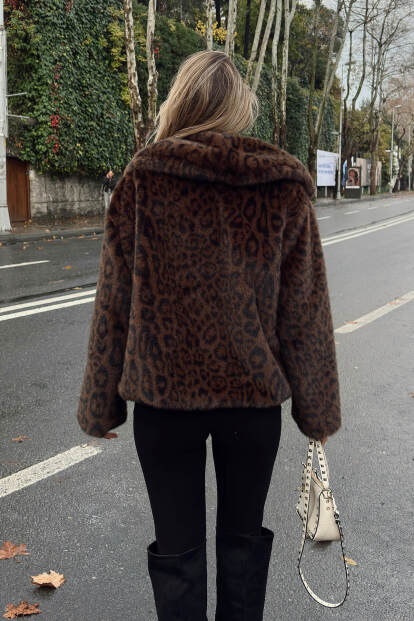 Kahverengi Leopar Desen Kruvaze Yaka Kadın Peluş Kürk - 5