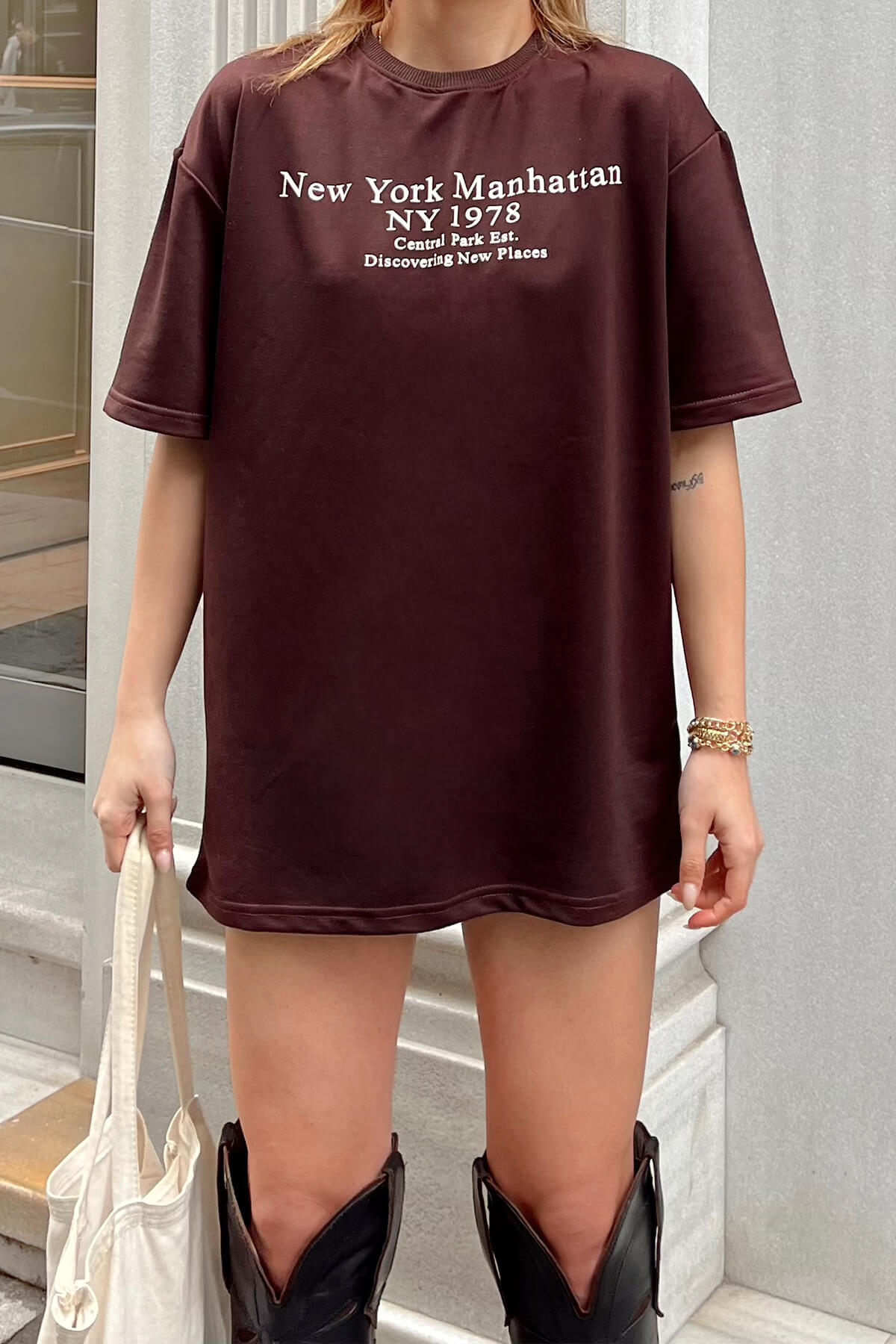 Kahverengi Manhttn Baskılı Oversize Kadın Tshirt - 4