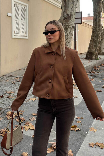 Kahverengi Süet Polo Yaka Düğme Kapamalı Kadın Crop Mont - 2