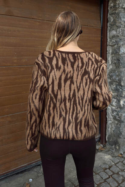 Kahverengi Zebra Desenli V Yaka Yün Kadın Triko Hırka - 5