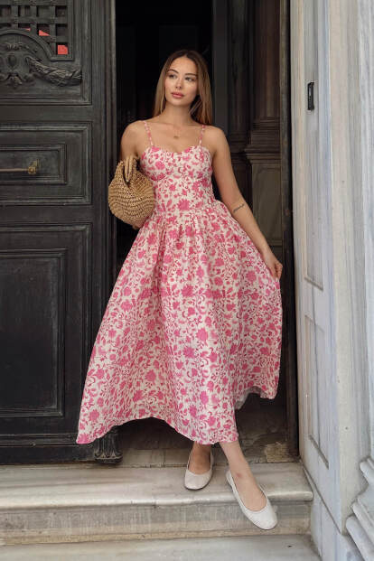 Pembe Askılı Çiçek Desenli Göğüs Pedli Kadın Midi Elbise - 3