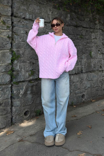 Pembe Fermuarlı Dik Yaka Kalın Saç Örgü Oversize Kadın Triko Kazak - 2