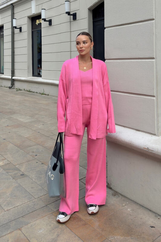 Pembe Kuşaklı Hırka-Askılı Crop-Pantolon 3'lü Kadın Triko Takım - SWİST (1)