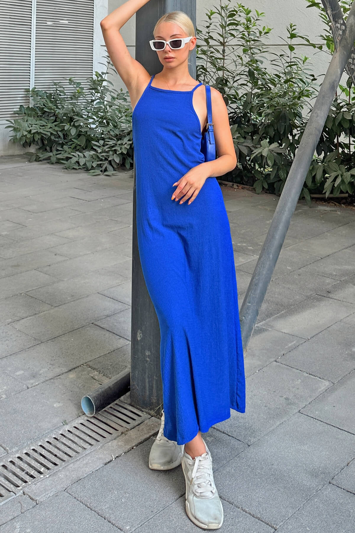 Saks Mavisi Elie Halter Yaka Bürümcük Kadın Midi Elbise - 1