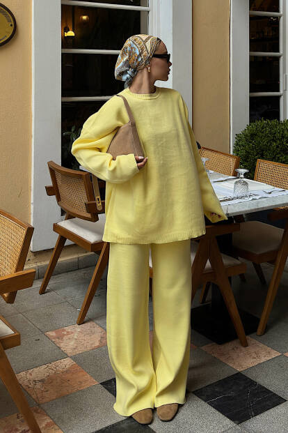Sarı Bisiklet Yaka Oversize Kazak-Pantolon Örgü Kadın Alt-Üst Takım - 3