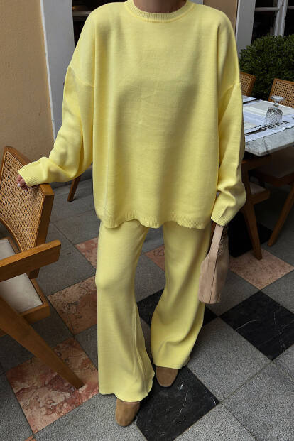 Sarı Bisiklet Yaka Oversize Kazak-Pantolon Örgü Kadın Alt-Üst Takım - 4