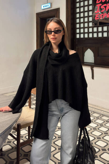 Siyah Atkı Detaylı V Yaka Oversize Kadın Triko Kazak - 5