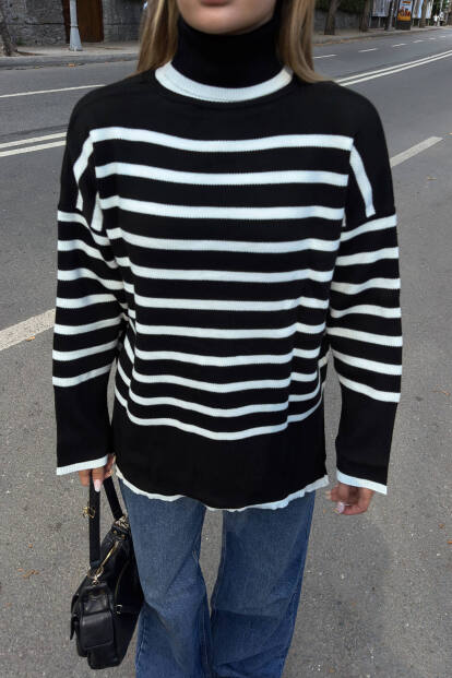 Siyah Balıkçı Yaka Çizgili Yırtmaçlı Kadın Triko Kazak - 4